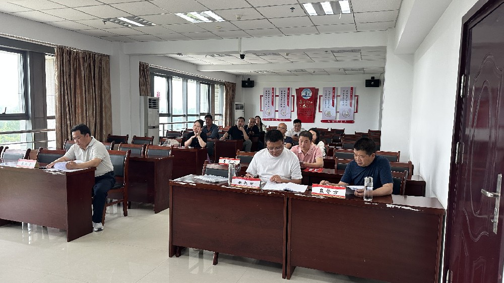 罗山县农业试验示范场：商铺3年租赁权拍卖会拍卖成交价为31.6万元整